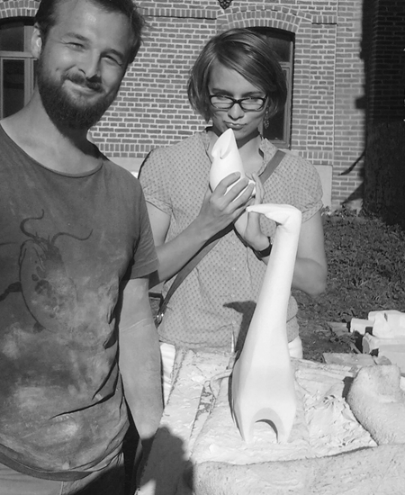 stage d’initiation à la sculpture sur pierre,stage créatif : découvrir la sculpture sur pierre,stage pratique de sculpture sur pierre,créer une œuvre en pierre lors d’un stage,travail sur un projet personnel en sculpture,apprentissage des outils et techniques de sculpture,stage de sculpture sur pierre en petit groupe